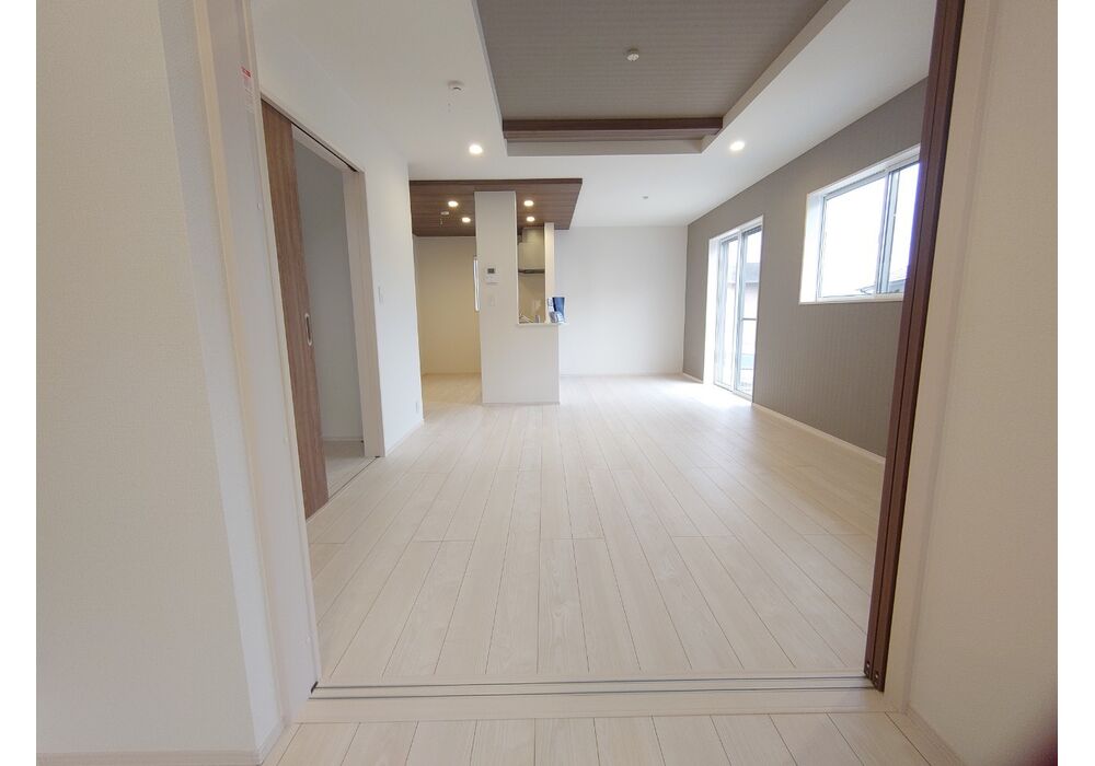 奈良市学園朝日のの土間玄関から見たLDK画像