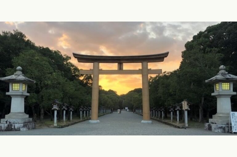 橿原市の名所橿原神宮の画像